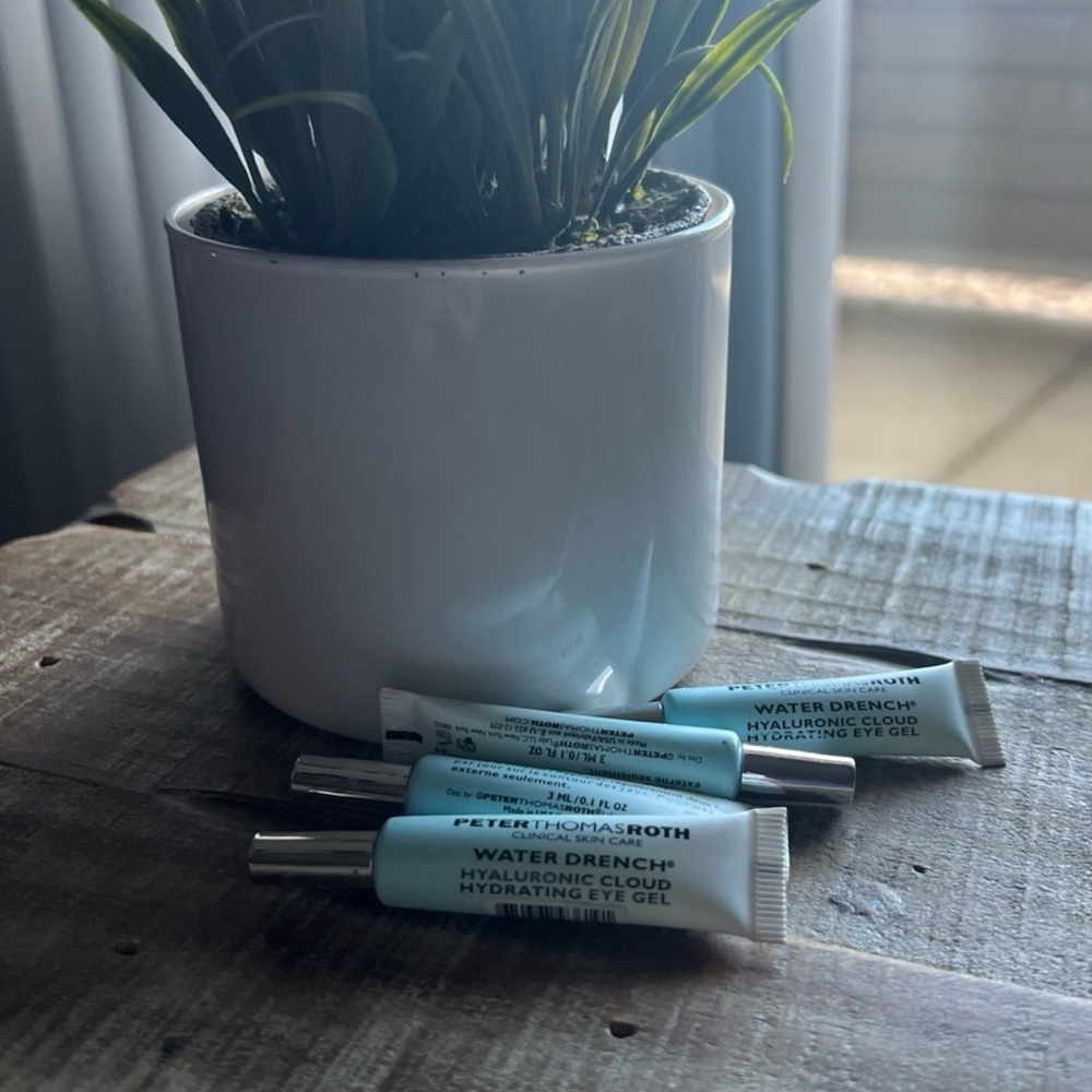 Peter Thomas Roth Water Drench Eye Gel - Light Blue